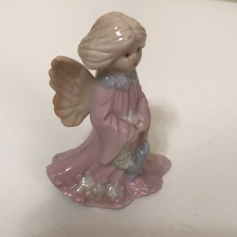 Russ Berrie and Co. Mini Porcelain ceramic angel figurine 3” H X 2” W - Picture 4 of 9